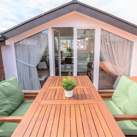 Modern Hideaway With Terrace - Urban Luxury Стамбул