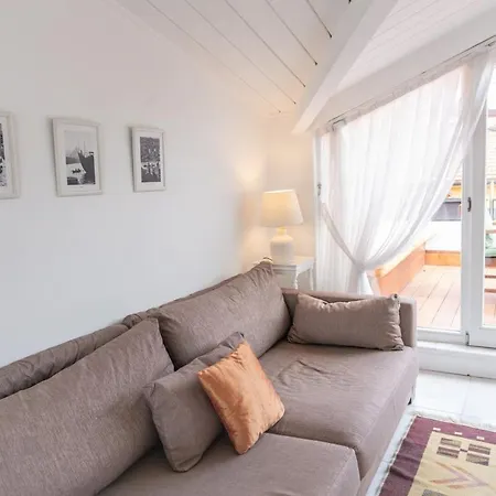 Apartamento Modern Hideaway With Terrace - Urban Luxury *