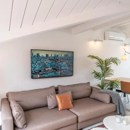 Apartamento Modern Hideaway With Terrace - Urban Luxury