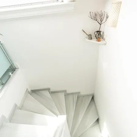 Modern Hideaway With Terrace - Urban Luxury Apartamento Estambul