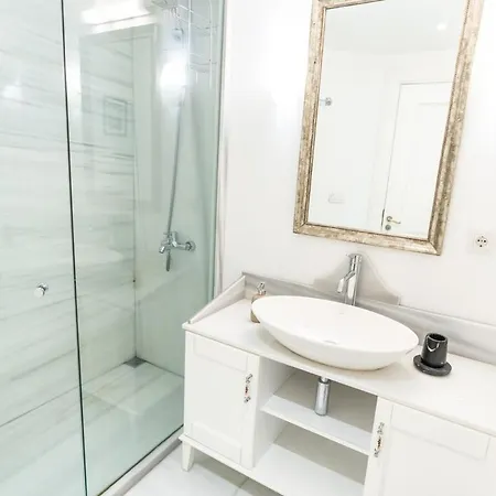 Apartamento Modern Hideaway With Terrace - Urban Luxury Estambul