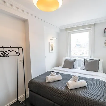 Apartamento Modern Hideaway With Terrace - Urban Luxury *